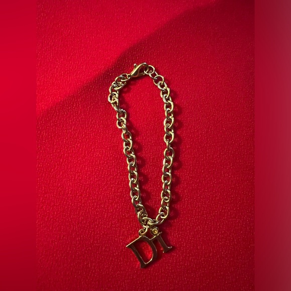 Vintage Di  Gold Tone Charm Bracelet -International - Picture 10 of 12